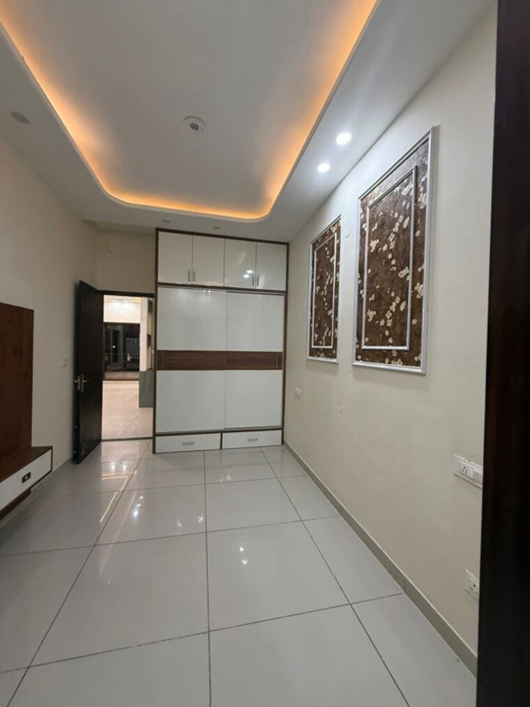 Room, sector 124 3 Bedroom 110 Sq.Yd. Independent House In Sector 124 Mohali 9843000