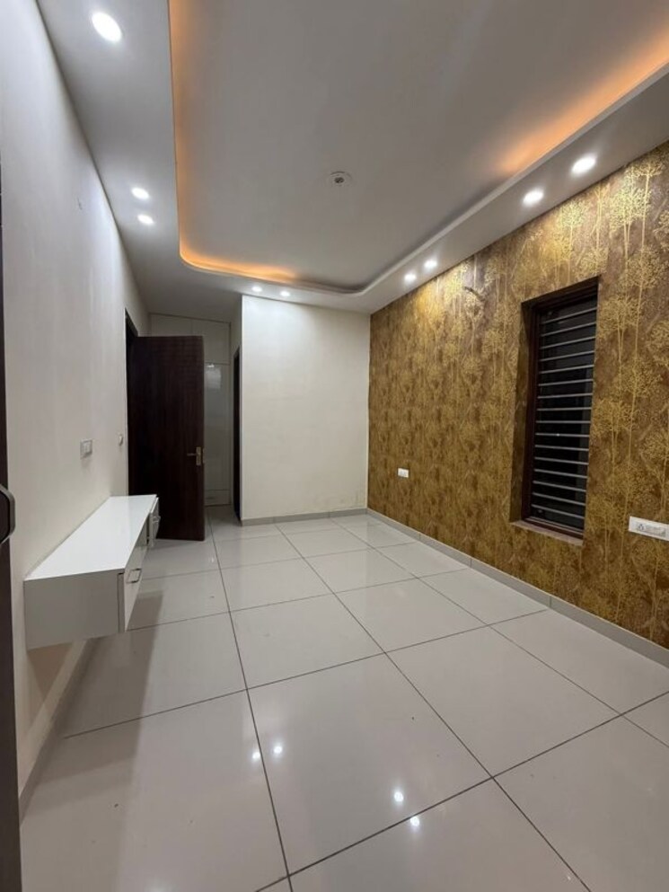 Room, sector 124 3 Bedroom 110 Sq.Yd. Independent House In Sector 124 Mohali 9843000