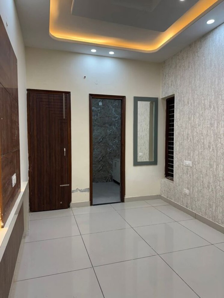 Room, sector 124 3 Bedroom 110 Sq.Yd. Independent House In Sector 124 Mohali 9843000