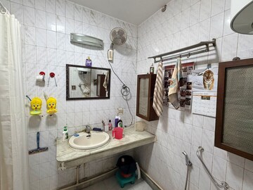 Master Bedroom in 3 BHK Builder Floor at Malviya Nagar – for Sale