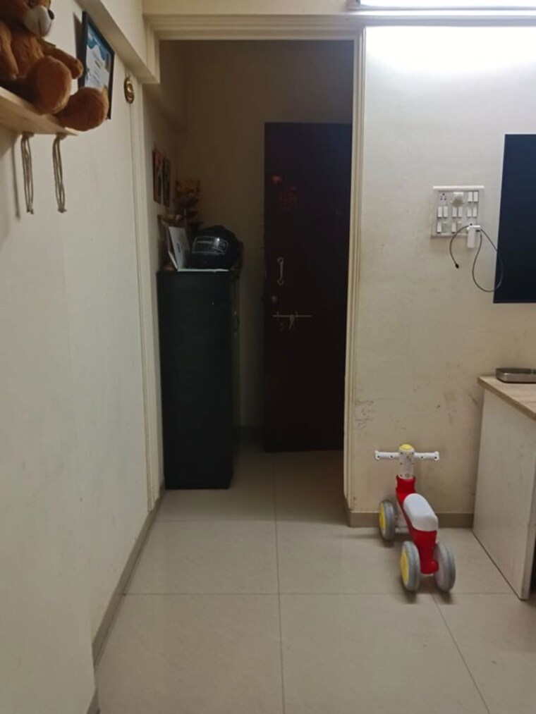 Room, gk-rose-icon 1 Bedroom 500 Sq.Ft. Apartment In Pimple Saudagar Pune 9843066