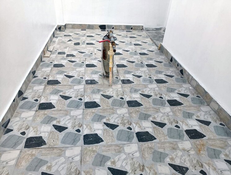 Terrace, shimla bypass road 4 Bedroom 280 Sq.Yd. Independent House In Shimla Bypass Road Dehradun 9843072