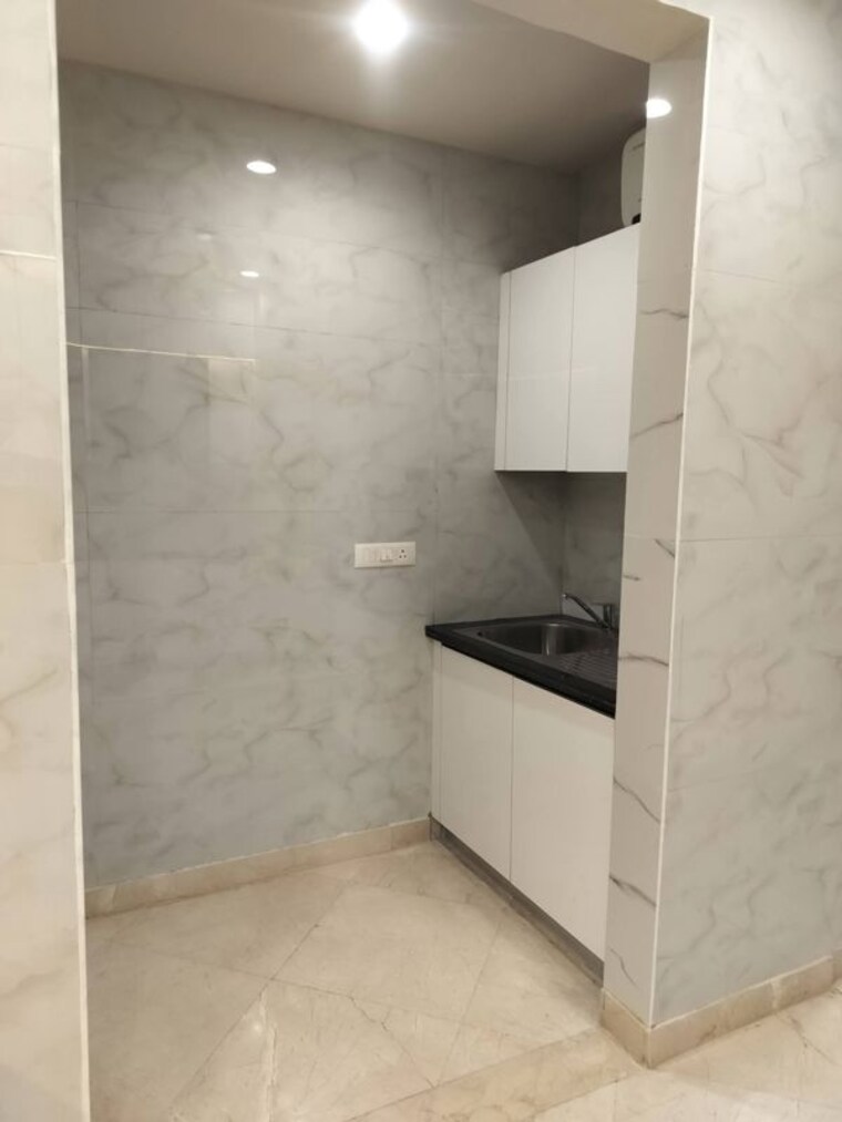 Bathroom, sector 23 2.5 Bedroom 1423 Sq.Ft. Apartment In Sector 23 Gurgaon 9843143