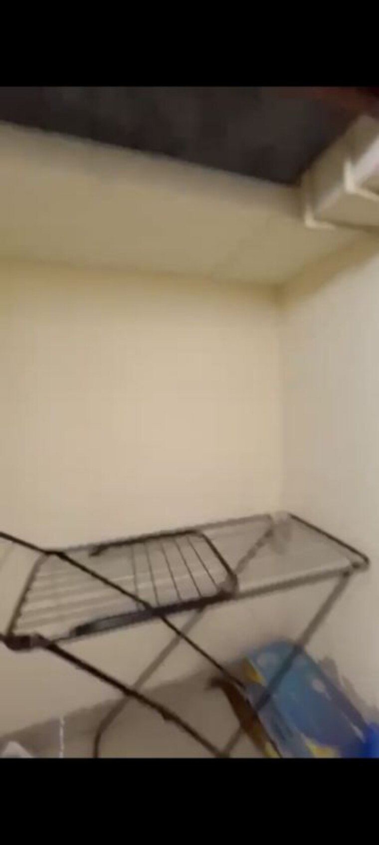 Room, dadar east 1 Bedroom 250 Sq.Ft. Apartment In Dadar East Mumbai 9843146