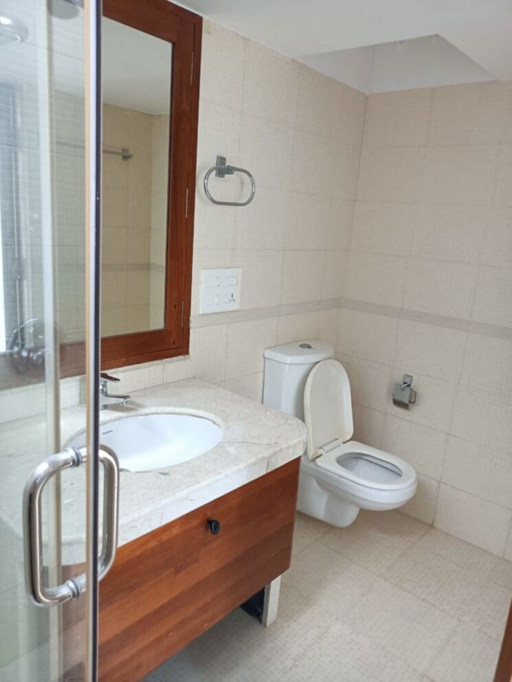 Bathroom, rohan-madhuban 3 Bedroom 1500 Sq.Ft. Apartment In Bavdhan Pune 9843136