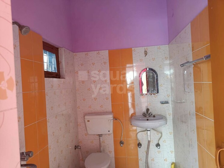 Bathroom, shimla bypass road 4 Bedroom 334 Sq.Yd. Independent House In Shimla Bypass Road Dehradun 9843107