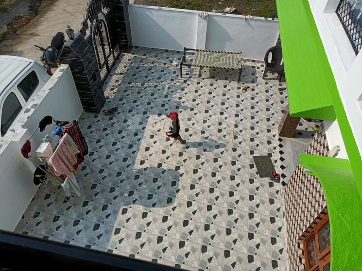 Terrace, shimla bypass road 4 Bedroom 337 Sq.Yd. Independent House In Shimla Bypass Road Dehradun 9843109