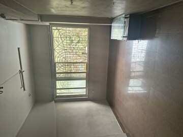 Room in 2 BHK Independent House at Kurla East – for Rent