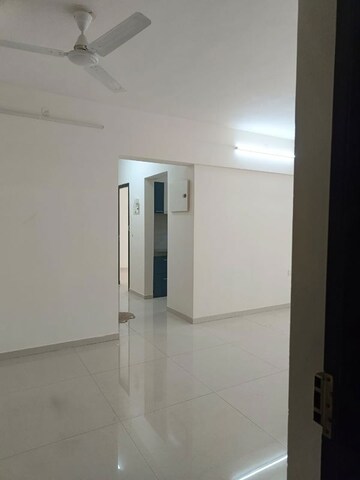 Room in 2 BHK Apartment at Godrej Central, Chembur – for Rent