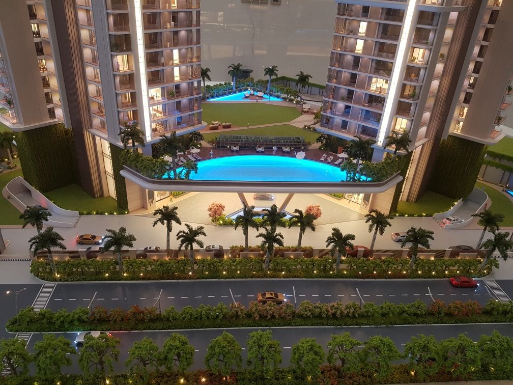 3.5 BHK + Servant Room,Study Room 2930 Sq.Ft. Apartment in Landmark Skyvue