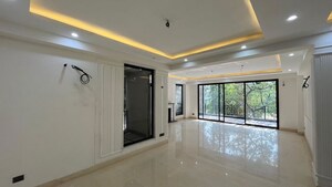 Room in 4 BHK Builder Floor at BPTP Astaire Gardens, Sector 70a – for Sale