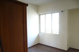 Room in 3 BHK Apartment at Lodha Aurum Grande, Kanjurmarg East – for Rent