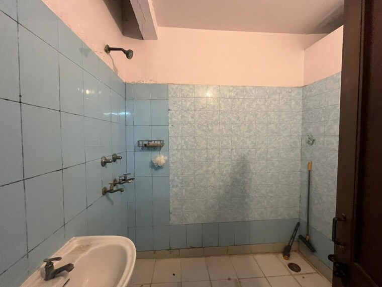 Bathroom, tarang-orchid 1 Bedroom 900 Sq.Ft. Independent House In Sector 28 Faridabad 9843470