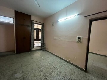Room in 1 BHK Independent House at Tarang Orchid, Sector 28 – for Rent