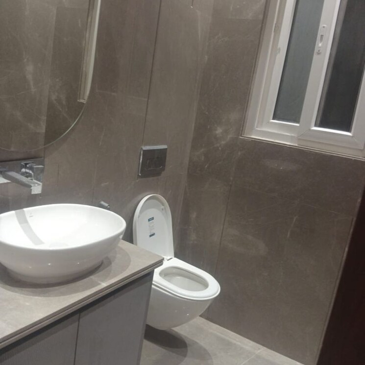 Bathroom, greater kailash ii 4 Bedroom 300 Sq.Yd. Builder Floor In Greater Kailash ii Delhi 9843474