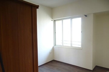 Room in 3 BHK Apartment at Lodha Aurum Grande, Kanjurmarg East – for Rent