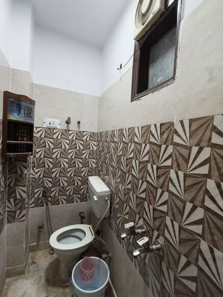 Bathroom, govindpuri 2 Bedroom 530 Sq.Ft. Builder Floor In Govindpuri Delhi 9843555