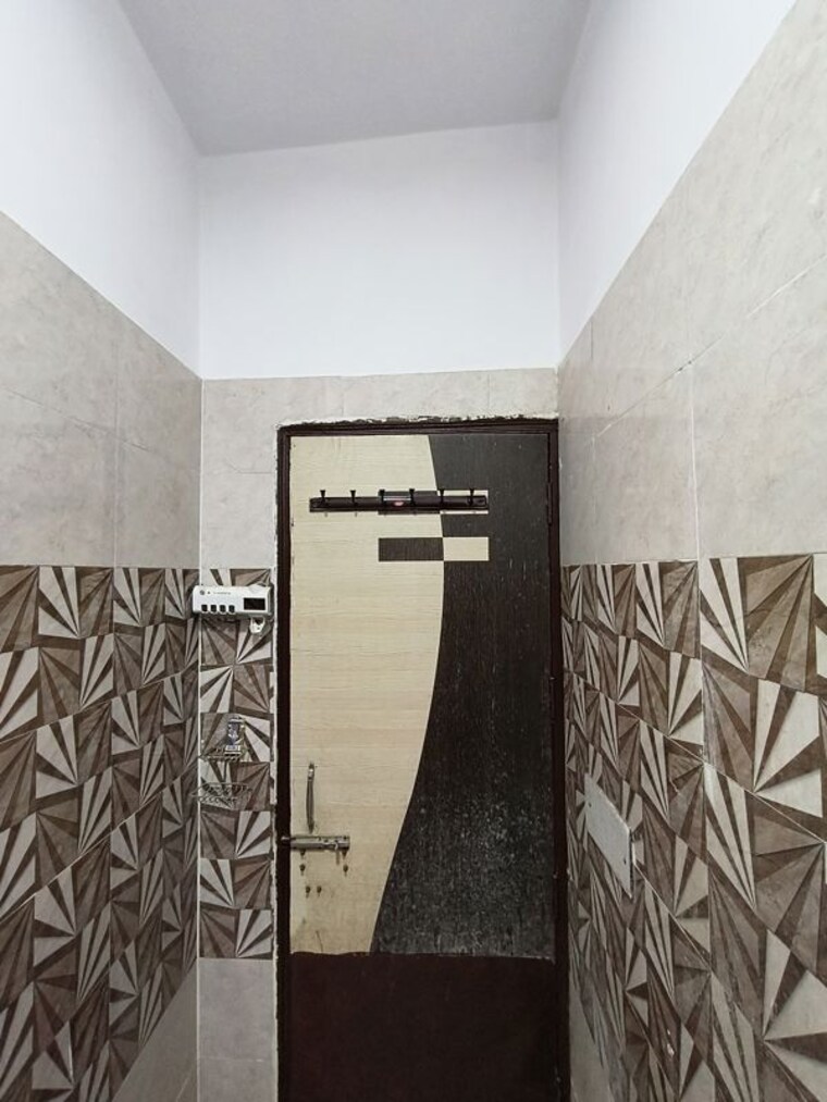 Bathroom, govindpuri 2 Bedroom 530 Sq.Ft. Builder Floor In Govindpuri Delhi 9843555
