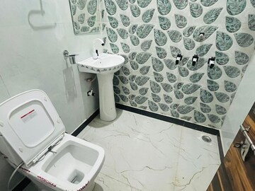 Bathroom in 1 RK Independent House at Amolik Heights, Sector 88 – for Rent