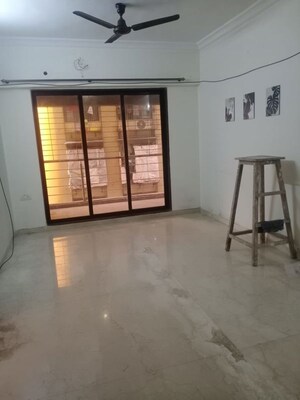 Room in 3 BHK Apartment at MM Spectra, Chembur – for Rent