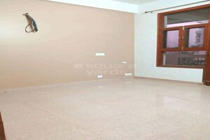 Room in 3 BHK Apartment at Ghasola – for Sale