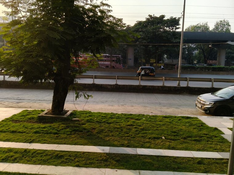 Garden, dgs-sheetal-regalia Commercial Shop 1500 Sq.Ft. In Borivali East Mumbai 9843754