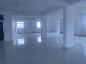 Hall in  Showroom at Bodhgaya – for Rent
