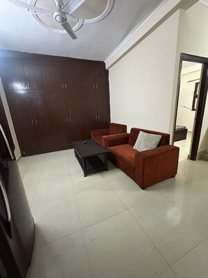 Living Room in 1 BHK Builder Floor at Mohit House, Sushant Lok I – for Rent