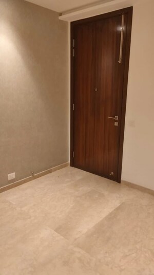 Room in 2 BHK Apartment at Hiranandani Highland, Powai – for Rent