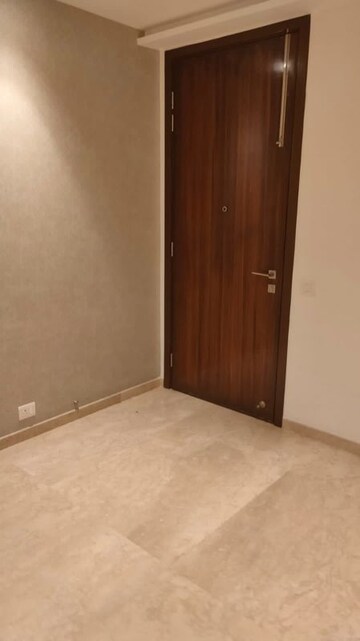 Room in 2 BHK Apartment at Hiranandani Highland, Powai – for Rent