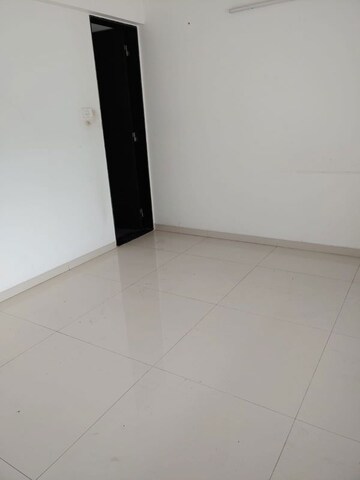 Room in 2 BHK Apartment at Lohia Unicus C Wing, Bavdhan – for Rent