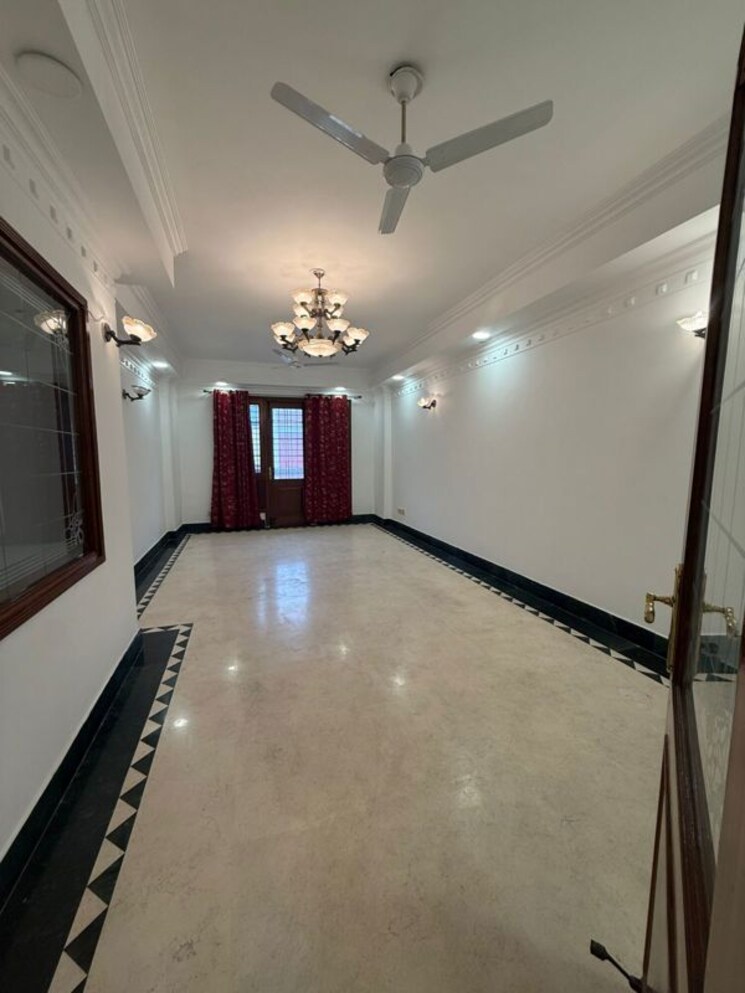 Room, greater kailash i 4 Bedroom 2925 Sq.Ft. Builder Floor In Greater Kailash I Delhi 9843943