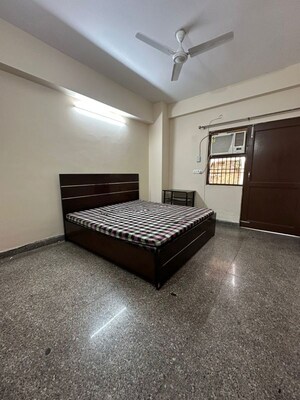 Living Room in 1 BHK Builder Floor at Ansal Sushant Lok I, Sector 43 – for Rent