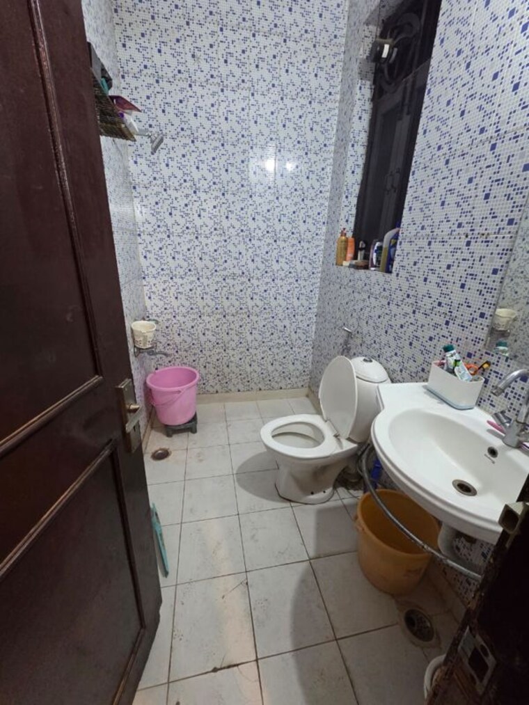 Bathroom, ansal-sushant-lok-i 1 Bedroom 650 Sq.Ft. Builder Floor In Sector 43 Gurgaon 9843947