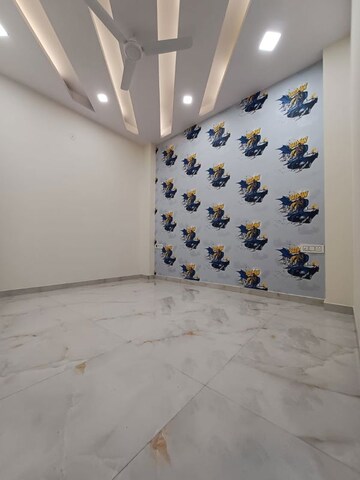 Room in 3 BHK Builder Floor at Rps Palms, Sector 88 – for Sale