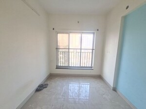 Room in 2 BHK Apartment at Rustomjee Urbania Atelier, Thane West – for Sale