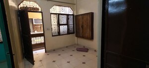 Room in 2 BHK Apartment at Paschim Vihar – for Rent