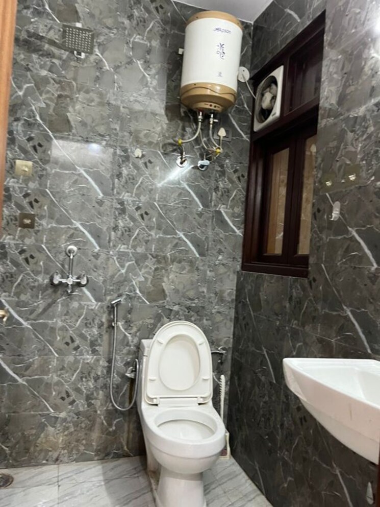 Bathroom, saket 1 Bedroom 450 Sq.Ft. Builder Floor In Saket Delhi 9844126