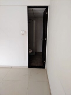 2 BHK + Servant Room Apartment For Rent in Goel Ganga Utopia