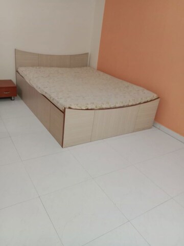 Room in 2 BHK Apartment at Prahlad Nagar – for Rent