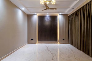 Bedroom in 6+ BHK Independent House at Sector 4 – for Sale