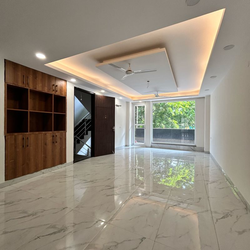 3 BHK + Servant Room Builder Floor For Sale in Sushant Lok 3