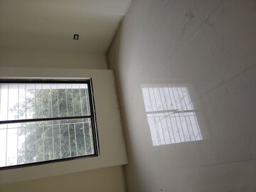 Room in 3 BHK Apartment at Goel Ganga Utopia, Bavdhan – for Rent