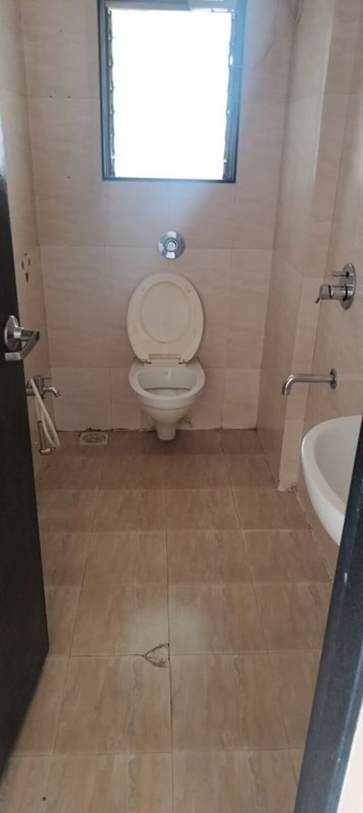 Bathroom, sunil-nivas-society 2 Bedroom 700 Sq.Ft. Apartment In Andheri West Mumbai 9844286