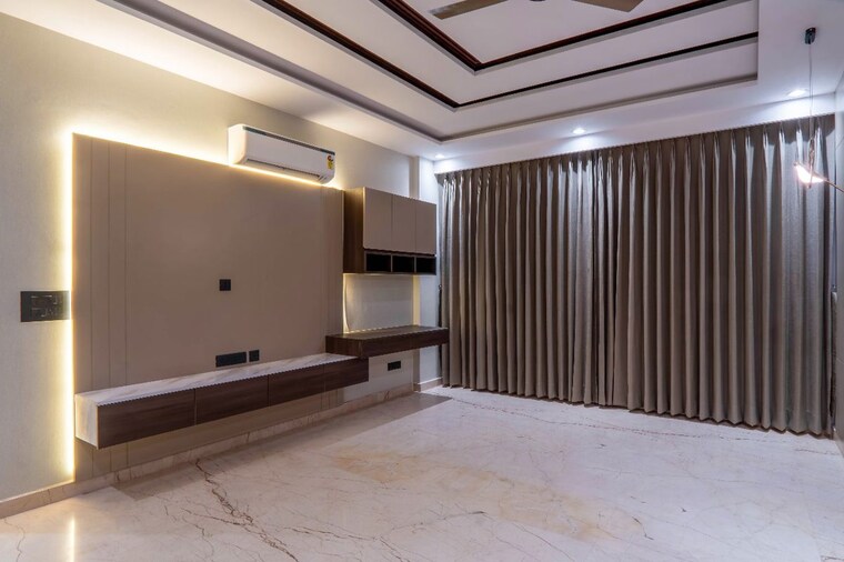 Room, sector 4 6+ Bedroom 5496 Sq.Ft. Independent House In Sector 4 Panchkula 9843997