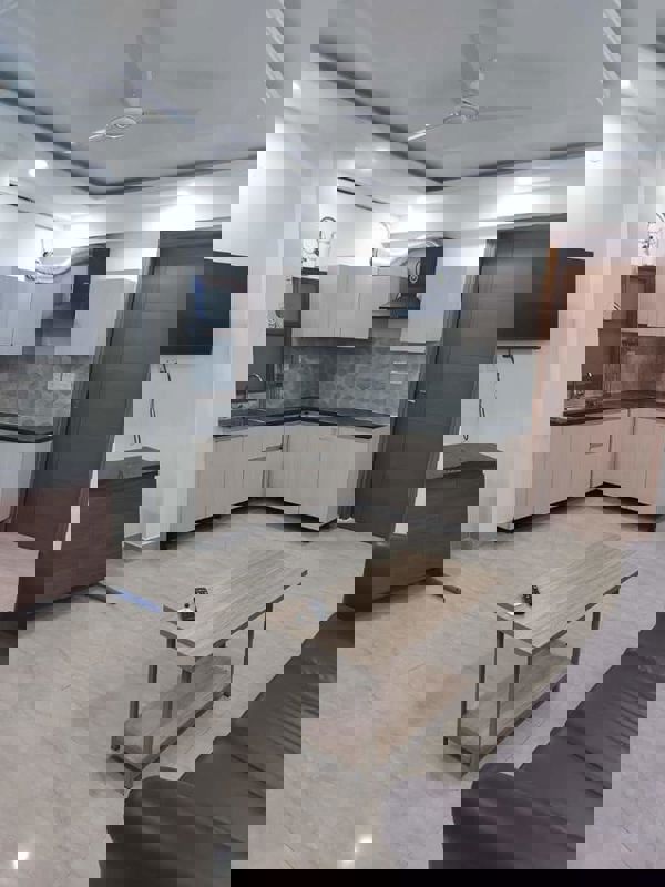 1 BHK Builder Floor For Rent in Queens Plaza