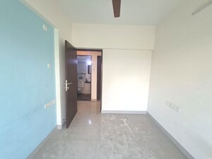 Room in 2 BHK Apartment at Rustomjee Urbania Atelier, Thane West – for Rent