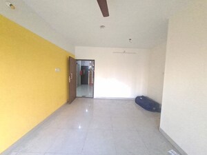 Room in 2 BHK Apartment at Rustomjee Urbania Atelier, Thane West – for Rent