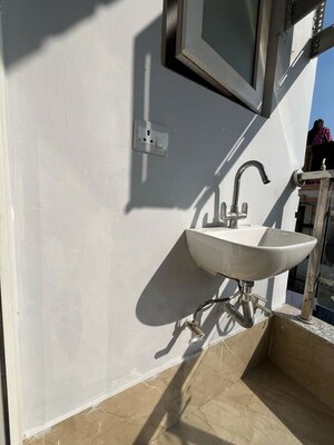 Team Area in 2 BHK Builder Floor at Saket – for Rent