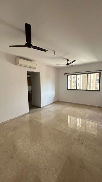 Room in 2 BHK Apartment at Dss Mahavir Estella, Ghodbunder Road – for Rent